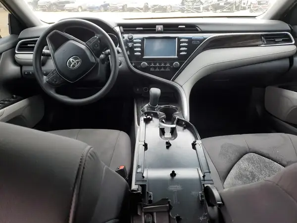 4T1B11HK0JU631581 2018 TOYOTA CAMRY - Image 8