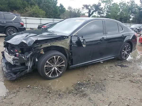 4T1B11HK0JU631614 2018 TOYOTA CAMRY - Image 1