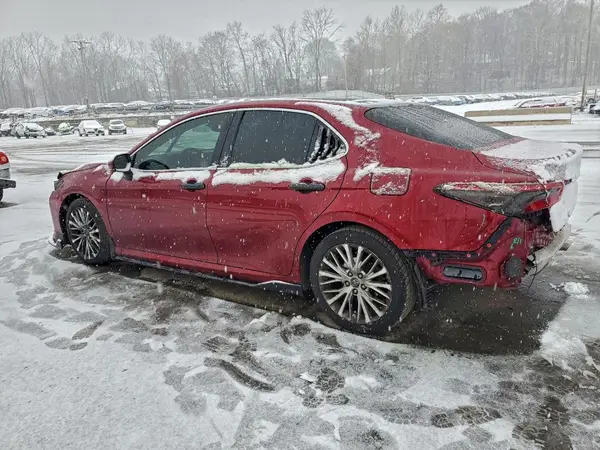 4T1B11HK0JU632391 2018 TOYOTA CAMRY - Image 2