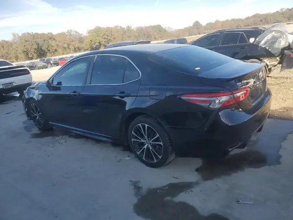 4T1B11HK0JU635260 2018 TOYOTA CAMRY - Image 2