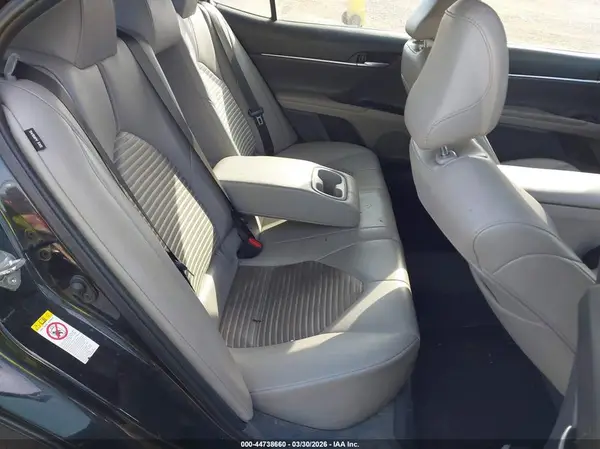 4T1B11HK0JU638028 2018 TOYOTA CAMRY - Image 8