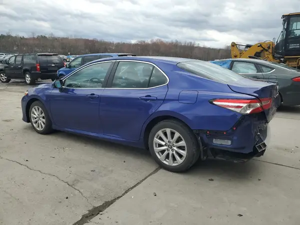 4T1B11HK0JU641351 2018 TOYOTA CAMRY - Image 2