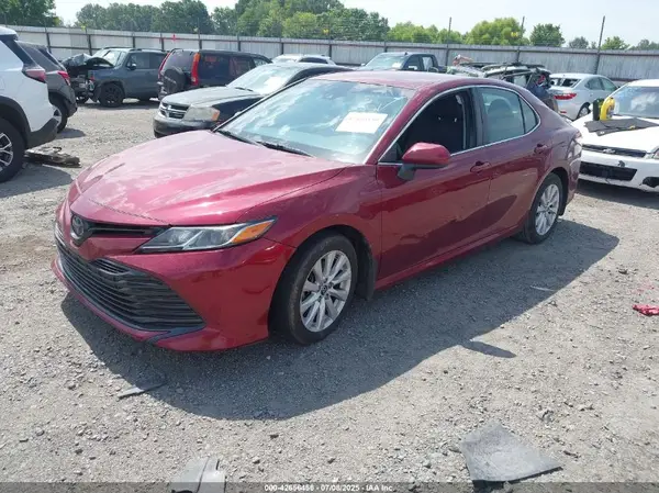 4T1B11HK0JU641415 2018 TOYOTA CAMRY - Image 2