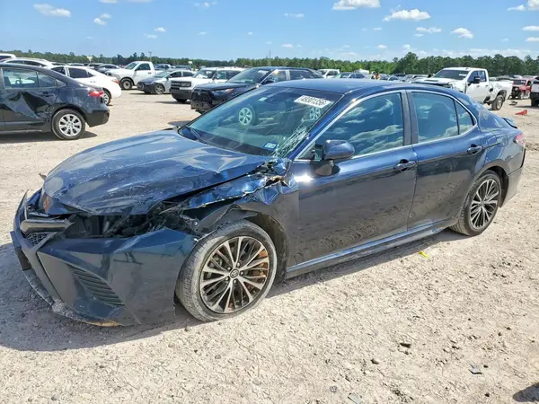 4T1B11HK0JU643066 2018 TOYOTA CAMRY - Image 1