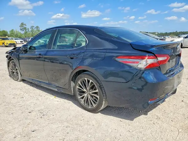 4T1B11HK0JU643066 2018 TOYOTA CAMRY - Image 2
