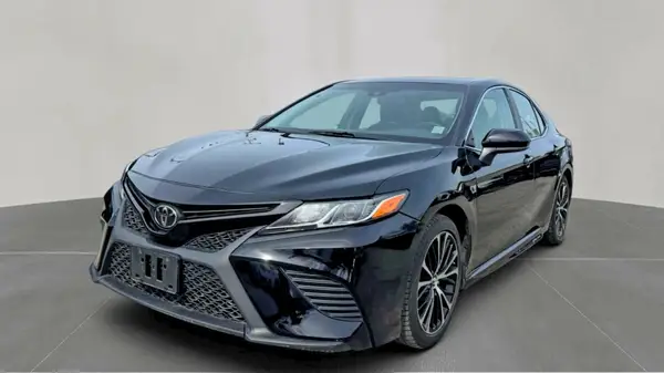 4T1B11HK0JU643925 2018 TOYOTA CAMRY - Image 2