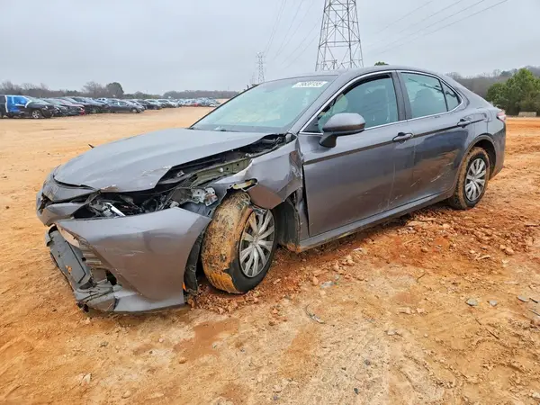 4T1B11HK0JU644847 2018 TOYOTA CAMRY - Image 1