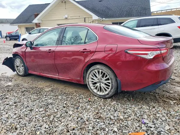 4T1B11HK0JU645836 2018 TOYOTA CAMRY - Image 2