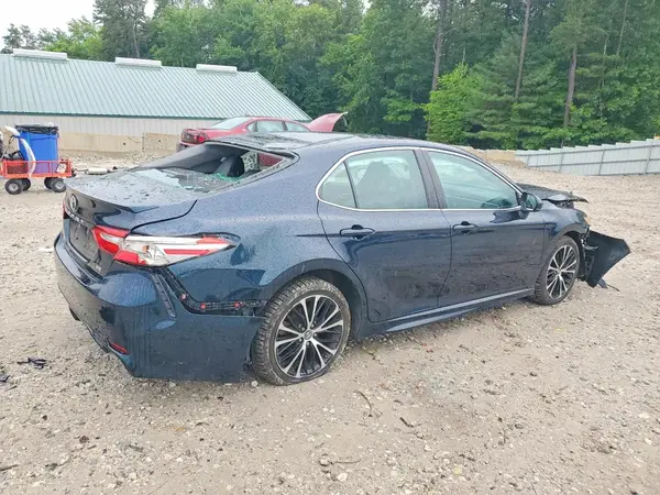 4T1B11HK0JU646422 2018 TOYOTA CAMRY - Image 2