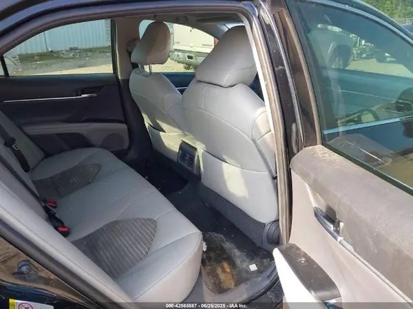 4T1B11HK0JU646825 2018 TOYOTA CAMRY - Image 8