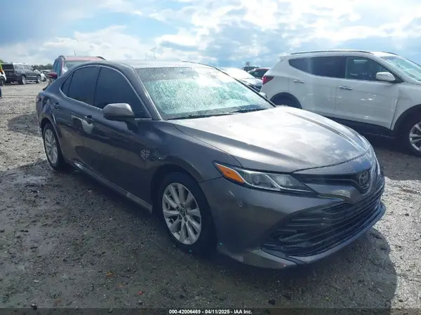 4T1B11HK0JU646873 2018 TOYOTA CAMRY - Image 1