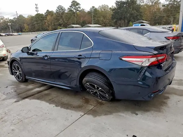 4T1B11HK0JU647067 2018 TOYOTA CAMRY - Image 2