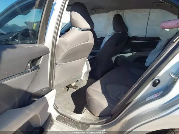 4T1B11HK0JU647893 2018 TOYOTA CAMRY - Image 8