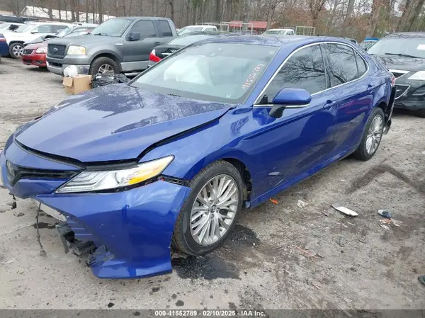 4T1B11HK0JU649174 2018 TOYOTA CAMRY - Image 2