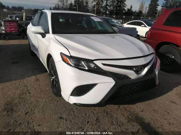 4T1B11HK0JU650941 2018 TOYOTA CAMRY - Image 1