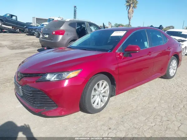4T1B11HK0JU651622 2018 TOYOTA CAMRY - Image 2