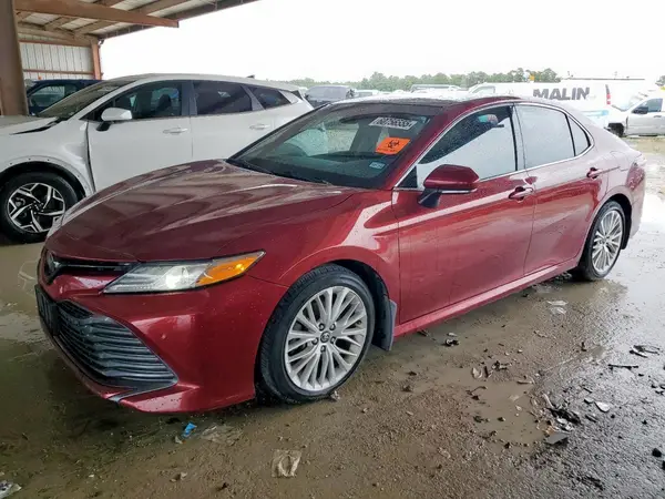 4T1B11HK0JU652740 2018 TOYOTA CAMRY - Image 1