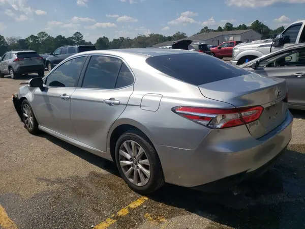 4T1B11HK0JU654259 2018 TOYOTA CAMRY - Image 2