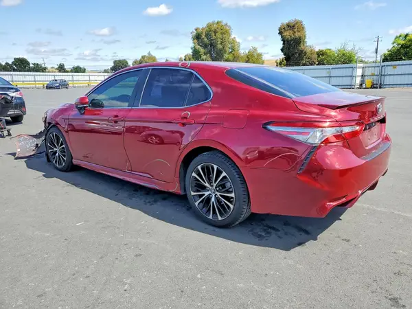 4T1B11HK0JU656657 2018 TOYOTA CAMRY - Image 2