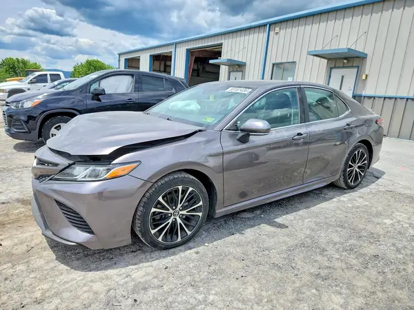 4T1B11HK0JU657596 2018 TOYOTA CAMRY - Image 1