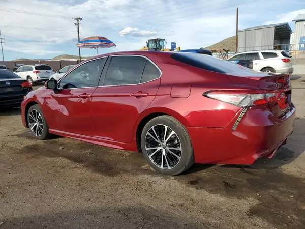 4T1B11HK0JU660272 2018 TOYOTA CAMRY - Image 2