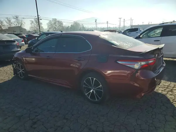 4T1B11HK0JU662233 2018 TOYOTA CAMRY - Image 2