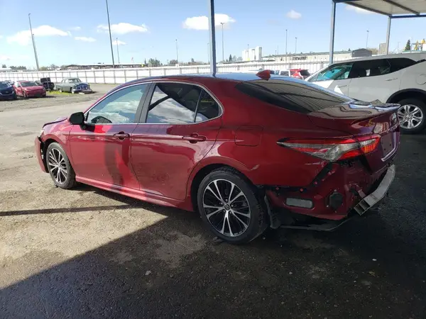 4T1B11HK0JU662555 2018 TOYOTA CAMRY - Image 2