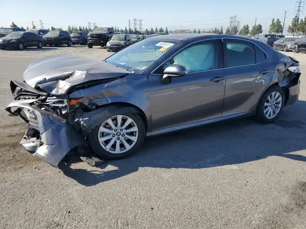 4T1B11HK0JU664998 2018 TOYOTA CAMRY - Image 1