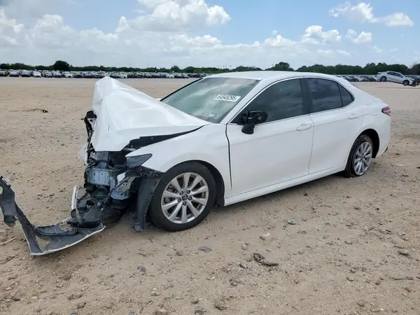 4T1B11HK0JU665116 2018 TOYOTA CAMRY - Image 1