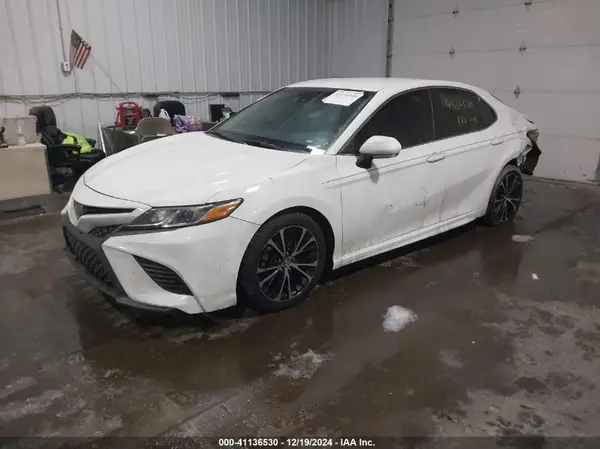 4T1B11HK0JU666041 2018 TOYOTA CAMRY - Image 2