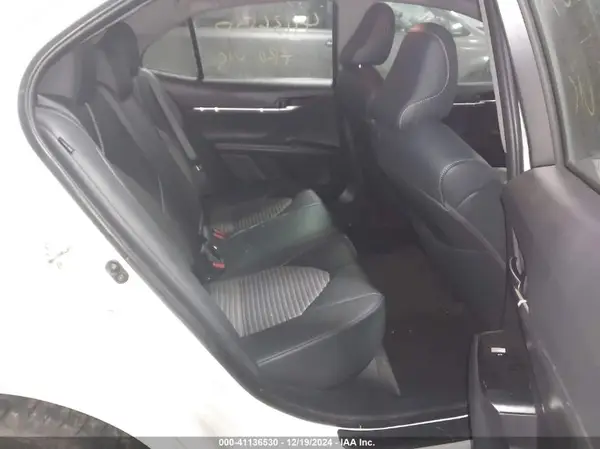 4T1B11HK0JU666041 2018 TOYOTA CAMRY - Image 8