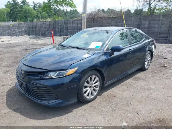 4T1B11HK0JU666685 2018 TOYOTA CAMRY - Image 2
