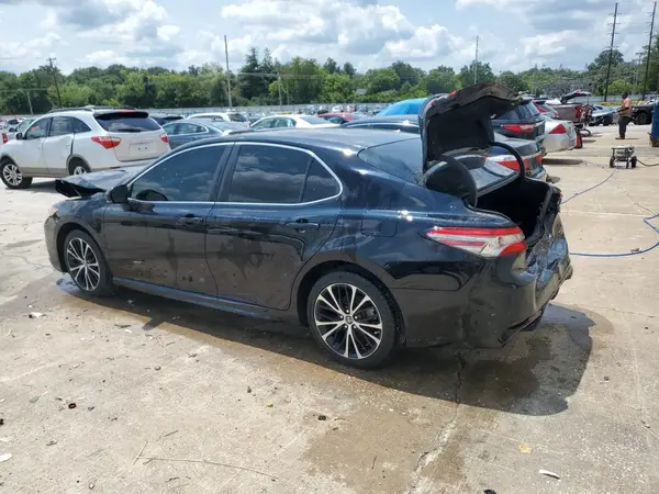 4T1B11HK0JU669084 2018 TOYOTA CAMRY - Image 2