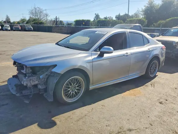 4T1B11HK0JU671921 2018 TOYOTA CAMRY - Image 1