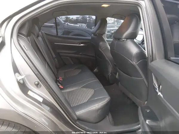 4T1B11HK0JU672423 2018 TOYOTA CAMRY - Image 8