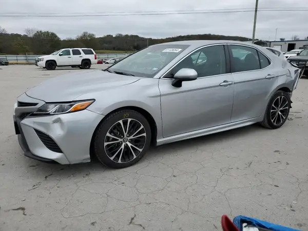 4T1B11HK0JU673734 2018 TOYOTA CAMRY - Image 1