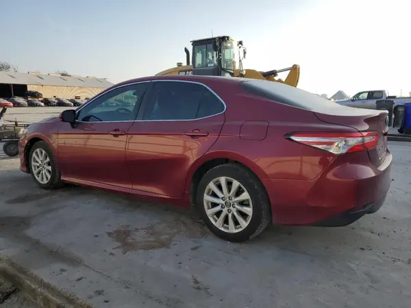 4T1B11HK0JU673989 2018 TOYOTA CAMRY - Image 2