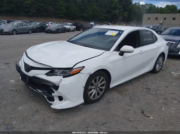 4T1B11HK0JU675239 2018 TOYOTA CAMRY - Image 2