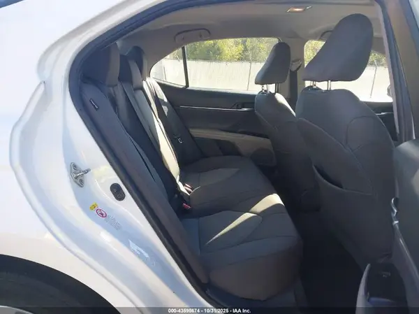 4T1B11HK0JU675595 2018 TOYOTA CAMRY - Image 8