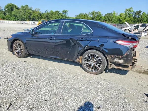 4T1B11HK0JU676102 2018 TOYOTA CAMRY - Image 2