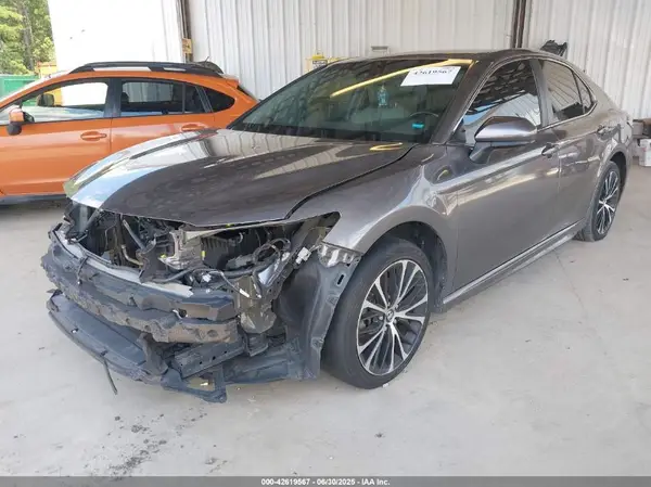 4T1B11HK0JU676858 2018 TOYOTA CAMRY - Image 2