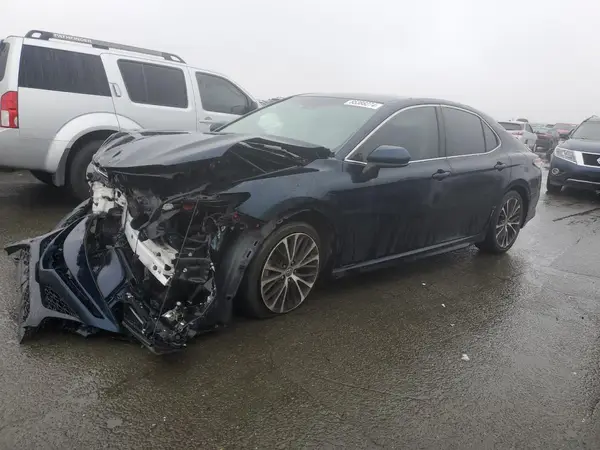 4T1B11HK0JU677072 2018 TOYOTA CAMRY - Image 1