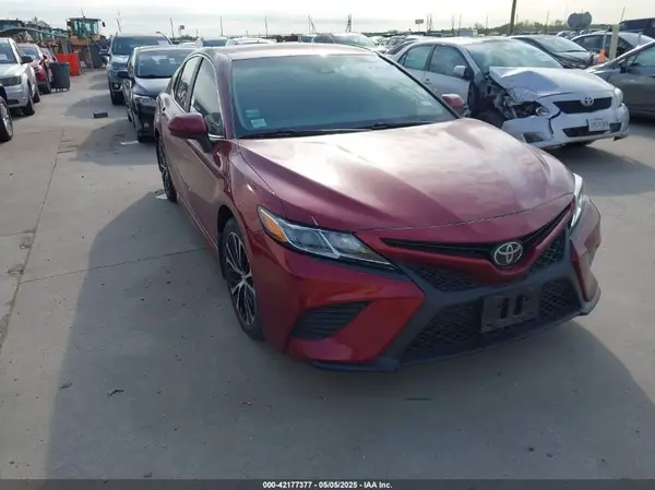 4T1B11HK0JU677346 2018 TOYOTA CAMRY - Image 1
