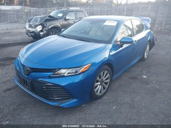 4T1B11HK0KU159917 2019 TOYOTA CAMRY - Image 2