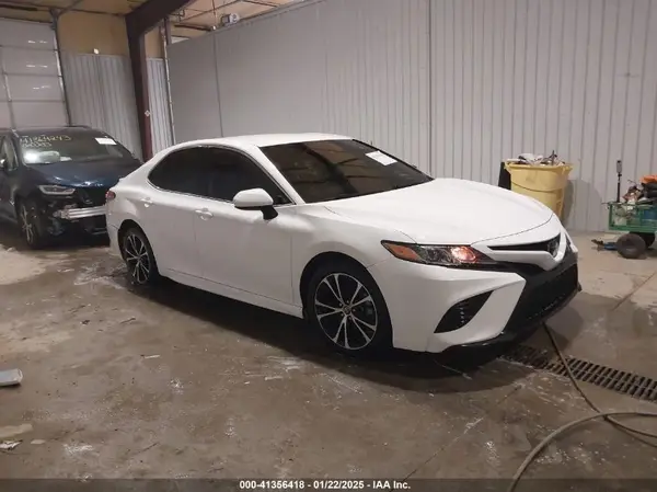 4T1B11HK0KU159979 2019 TOYOTA CAMRY - Image 1