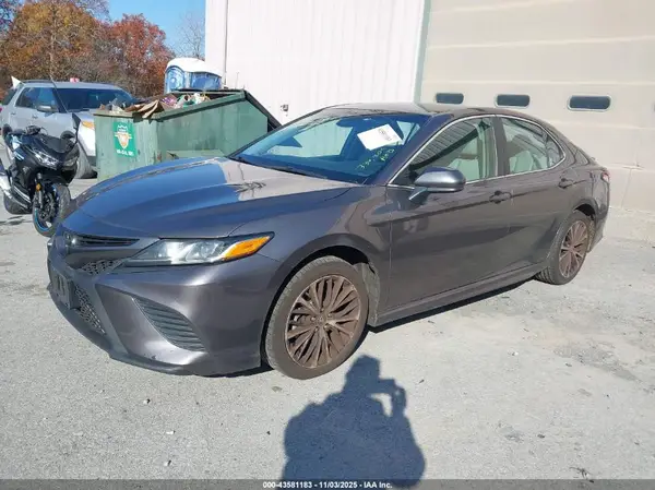 4T1B11HK0KU161005 2019 TOYOTA CAMRY - Image 2