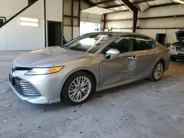 4T1B11HK0KU161909 2019 TOYOTA CAMRY - Image 1