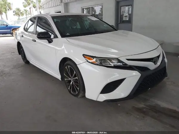 4T1B11HK0KU166883 2019 TOYOTA CAMRY - Image 1
