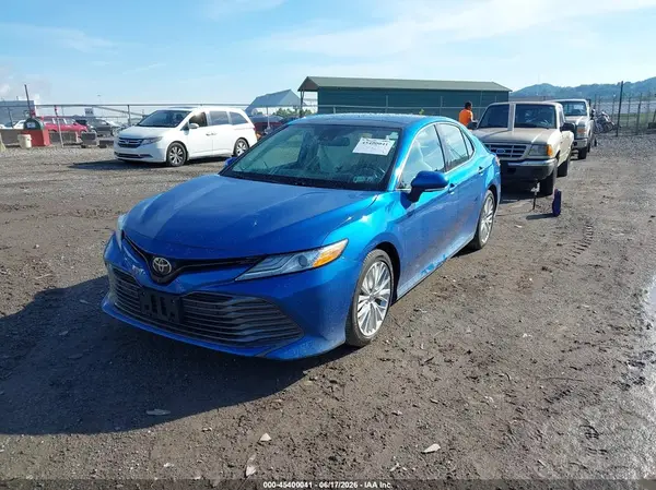 4T1B11HK0KU172294 2019 TOYOTA CAMRY - Image 2