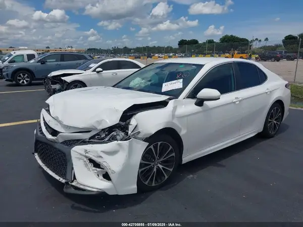 4T1B11HK0KU172344 2019 TOYOTA CAMRY - Image 2